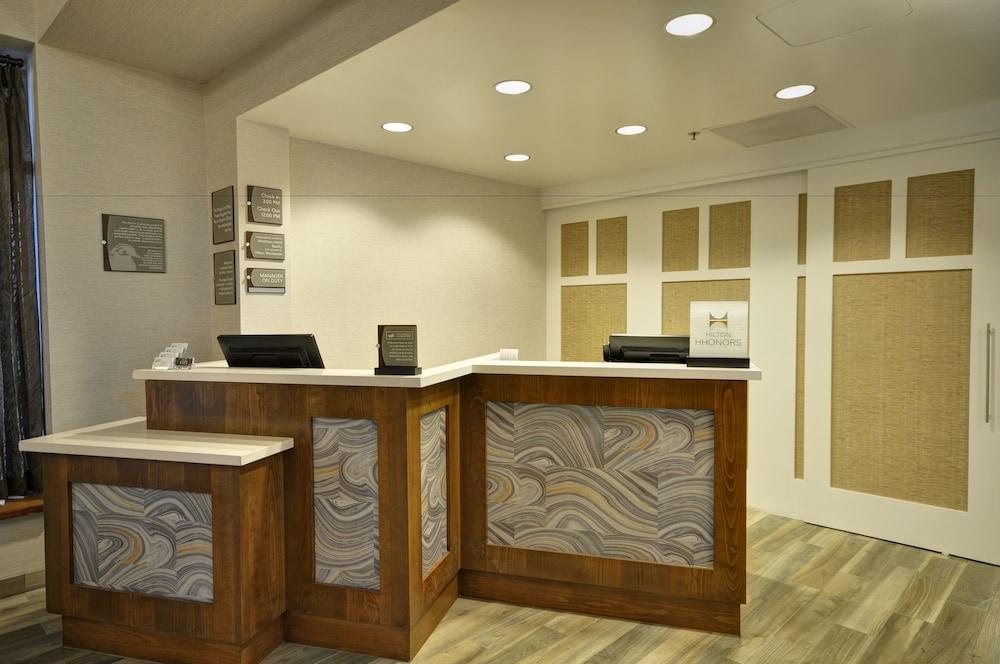 Hotel Homewood By Hilton Phoenix-biltmore 3*