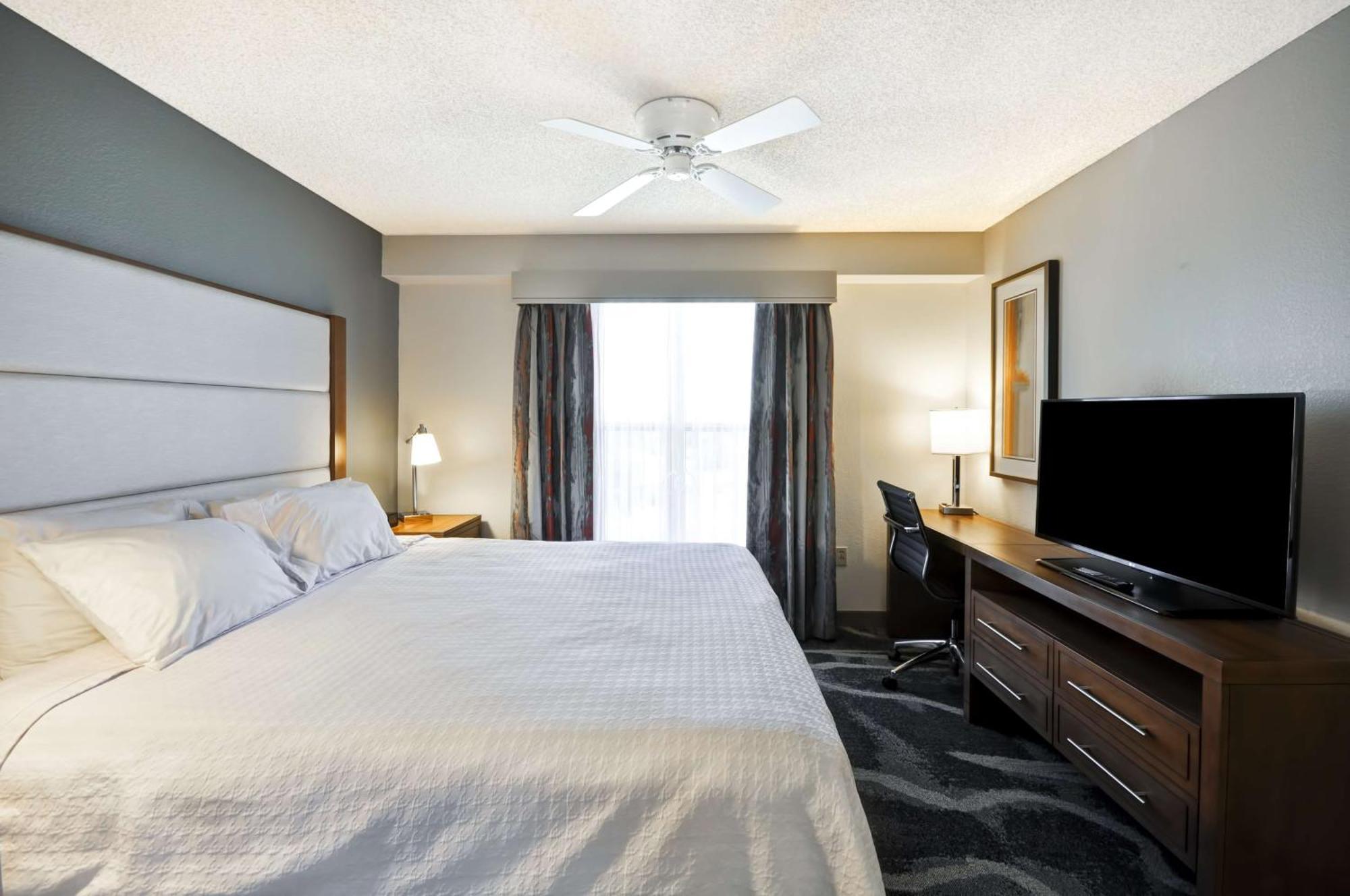Homewood By Hilton Phoenix-biltmore Hotel